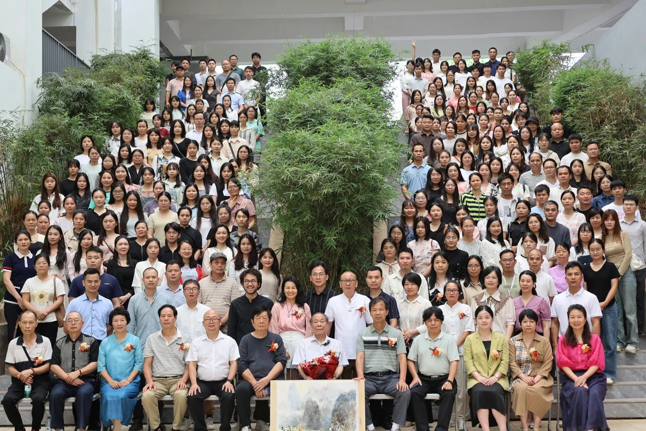 桂平市中小学美术教师水彩画专题培训活动暨大藤峡水彩画社成立仪式在我校顺利举行 丨 星空体育综合登录入口(中国)官方网站